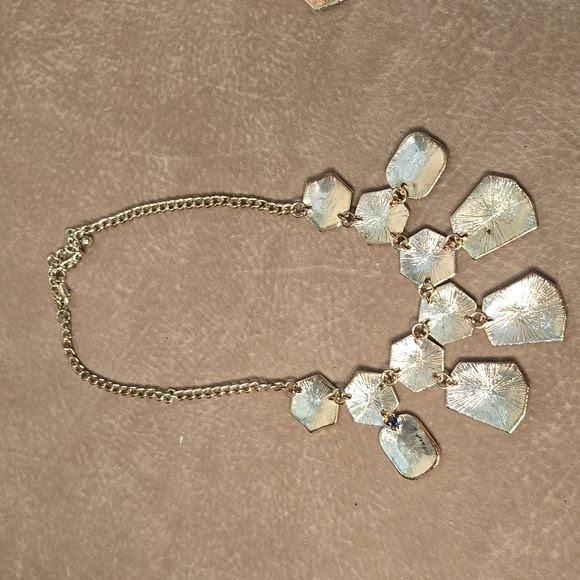 Necklace & earring set - Picture 7 of 10